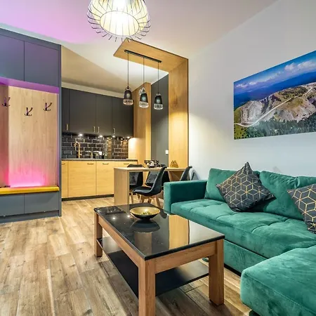 Pod Gondola Apartment *