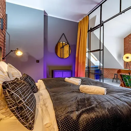 Apartment Pod Gondola *