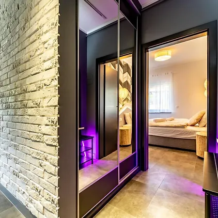 Apartment Pod Gondola