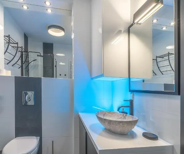 Pod Gondola アパート